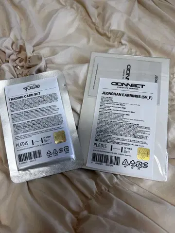 JEONGHAN EARRINGS & TRADING CARD SET