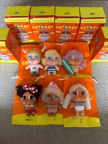 popmart crybaby Vacation Mode On 시리즈