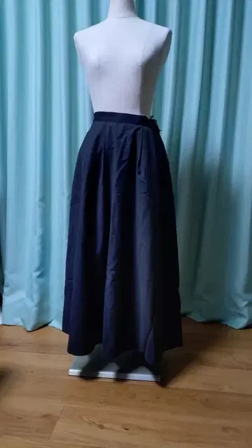 피스나우 블랙 플레어 스커트