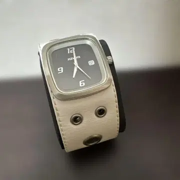 동작 확인 완료! Nixon MUSCLE THE GTO 닉슨 리스트 밴드