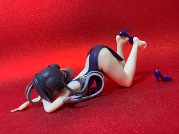 보라색 의상 피규어