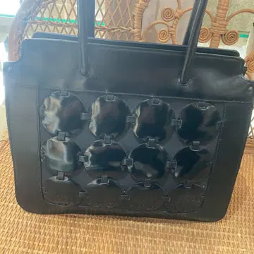 블랙 소가죽 핸드백 외 포켓 부착 보나파르트