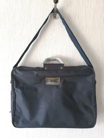 네이비 백 숄더 스트랩 포함