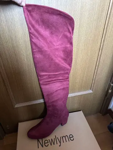 Newlyme 버건디 스웨이드 롱 부츠