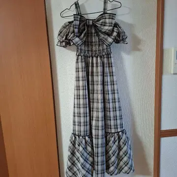 체크 무늬 리본 포함 롱 원피스