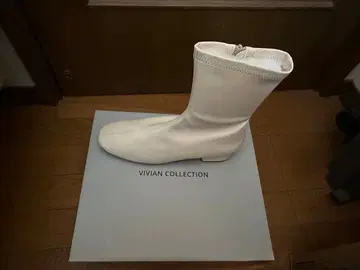 VIVIAN COLLECTION 화이트 숏부츠