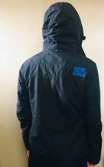 SUPERDRY 후드 부착 블랙 나일론 자켓