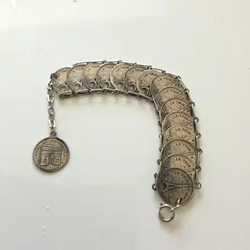 에펠탑 모티브 팔찌