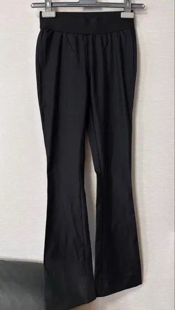 BEATING HEART 플레어 팬츠 블랙