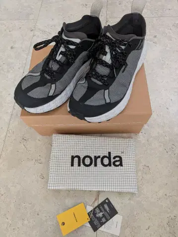 NORDA 001 BLACK 27.0cm