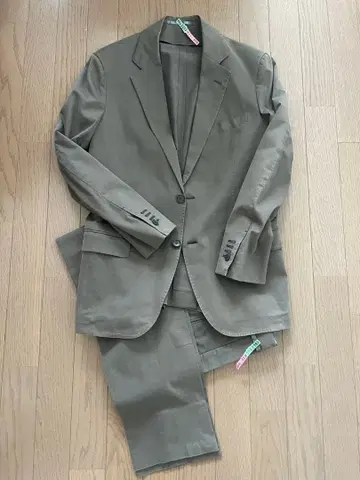 TOMORROWLAND PILGRIM 카키 그레이 셋업