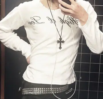 화이트 긴팔 티셔츠 y2k archive V계