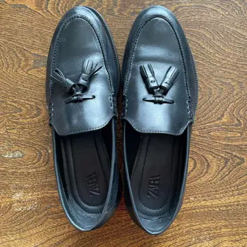 ZARA 블랙 태슬 로퍼 40 26cm