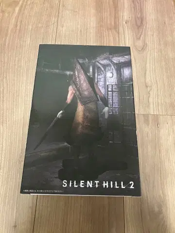 [ 미개봉 새상품 ] SILENT HILL 2 레드 피라미드 싱 피규어