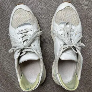 CLAE 화이트 스니커즈