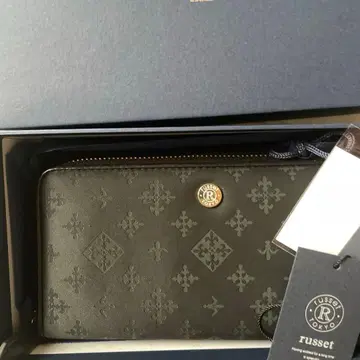 russet 모노그램 장지갑