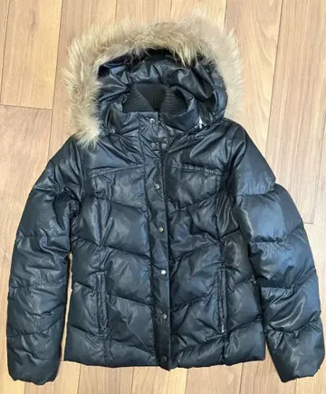 블랙 퍼(fur) 부착 다운 자켓