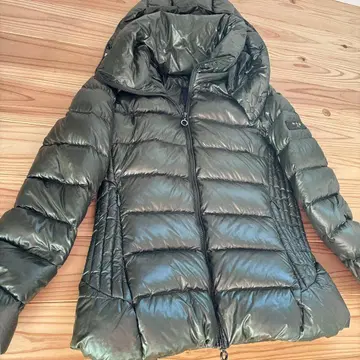 타트라스 다운 자켓 올리브 클리닝 완료