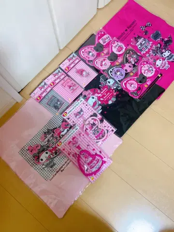 마이멜로디 50주년 쿠로미 20주년 굿즈 세트