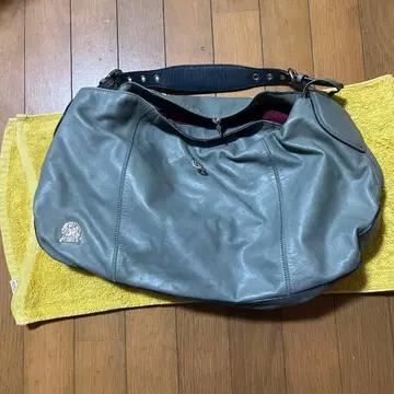 그레이 가죽 숄더백