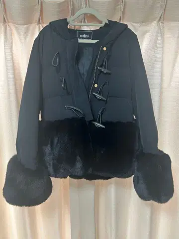 GRACE CONTINENTAL 퍼 달린 다운 자켓