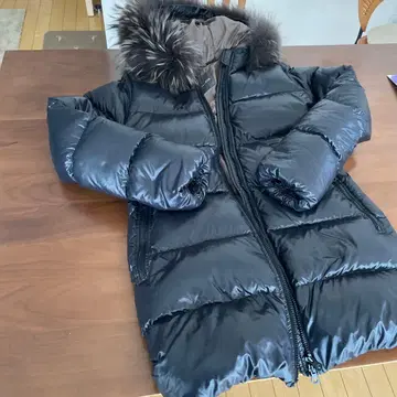 새상품급 DUVETICA 블랙 다운 40