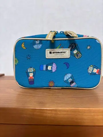 아티잔 앤 아티스트 코스메틱 파우치 (나인 고양이)