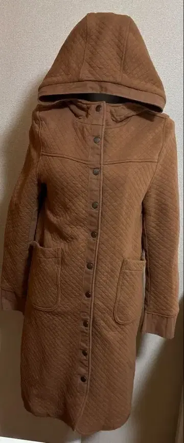 후드 부착 브라운 퀼팅 자켓