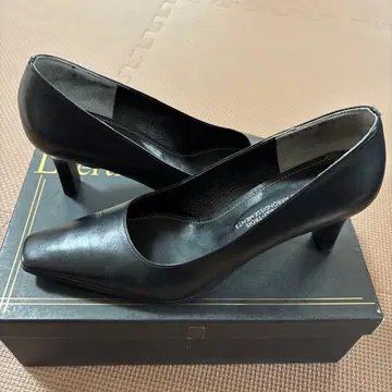 새상품급 23구 블랙 스틸레토 펌프스 23.5cm