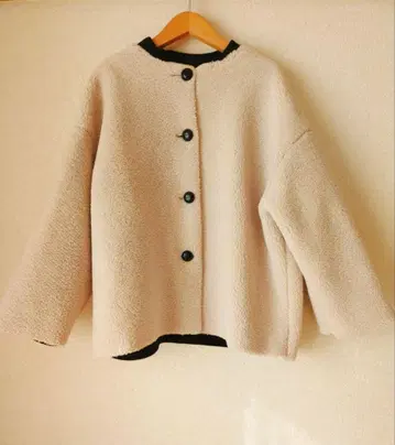 새상품급 보아 블루종 스탠칼라 리브넥 커팅 노카라 자켓