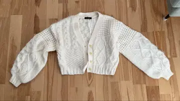 화이트 케이블 니트 가디건