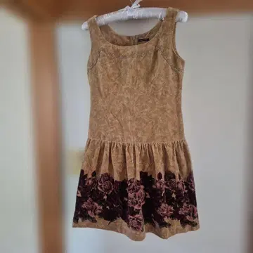 L'EST ROSE 슬리브리스 원피스