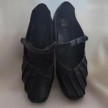 TS2851 천연 가죽 블랙 멜리 제인 스트랩 펌프스 23cm