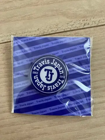 TravisJapan 'stravelers' 혜택 핀 배지