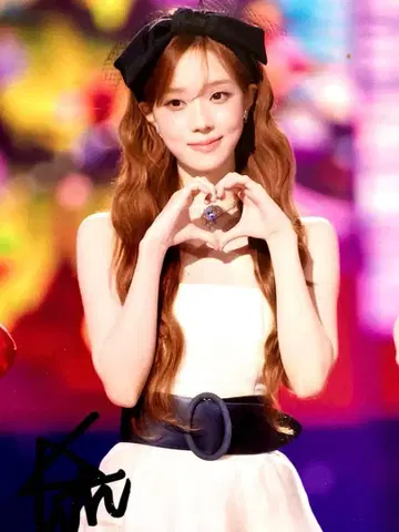 윈터 친필 사인 포함 사진 - 에스파 Winter