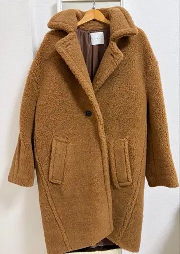 CINOH 무스탕 코트 카멜 38