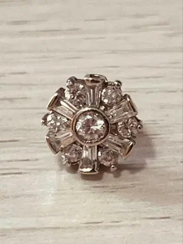 AVALANCHE 10K WG 지르코니아 귀걸이