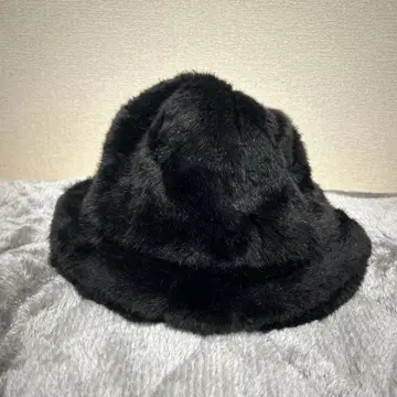 키지마 타카유키 블랙 퍼 버킷 햇