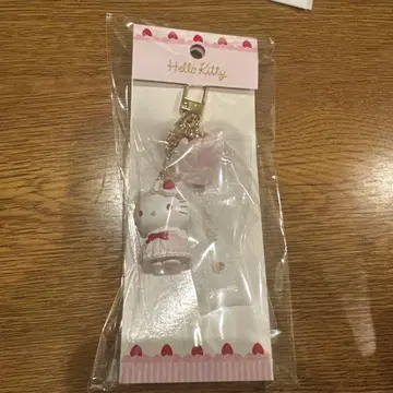 산리오 딸기 휘핑 케이크 키링 키티