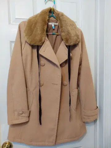 투라라 퍼 코트 카멜