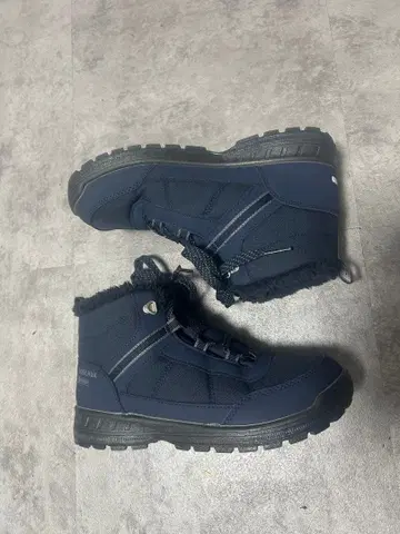 케추아 네이비 퍼 포함 하이컷 등산화 22.5cm