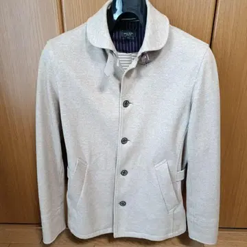 베이지 버튼 자켓