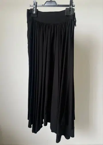 [ LIMI feu ] 레이온 프론트 개더 랩스커트