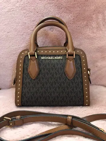 마이클코어스 브라운 핸드백 숄더백