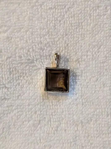 세련된 실버 925 브라운 스퀘어 펜던트