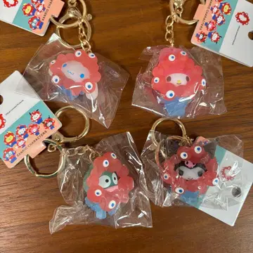 산리오 x 미야쿠미야쿠 키링 클리어 컬러