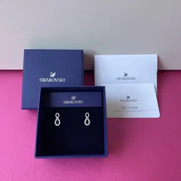스와로브스키 귀걸이 인피니티 정품 새상품급