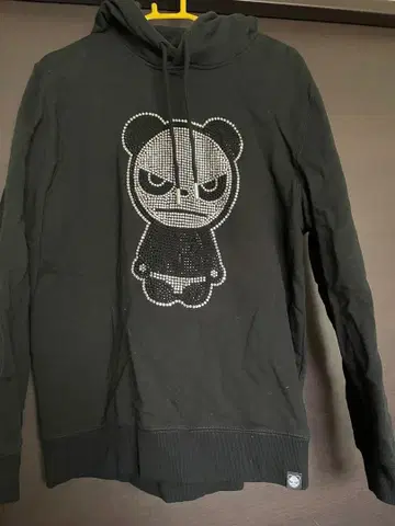 HIPANDA 블랙 후드티 M 사이즈