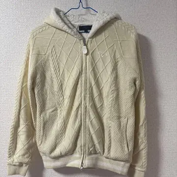 캘러웨이 스웨터 후드티 충전솜 복슬복슬 후드 화이트 크림색 한겨울