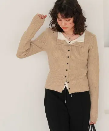 이번 시즌 새상품 titivate 레이어드 스타일 니트 베이지 M